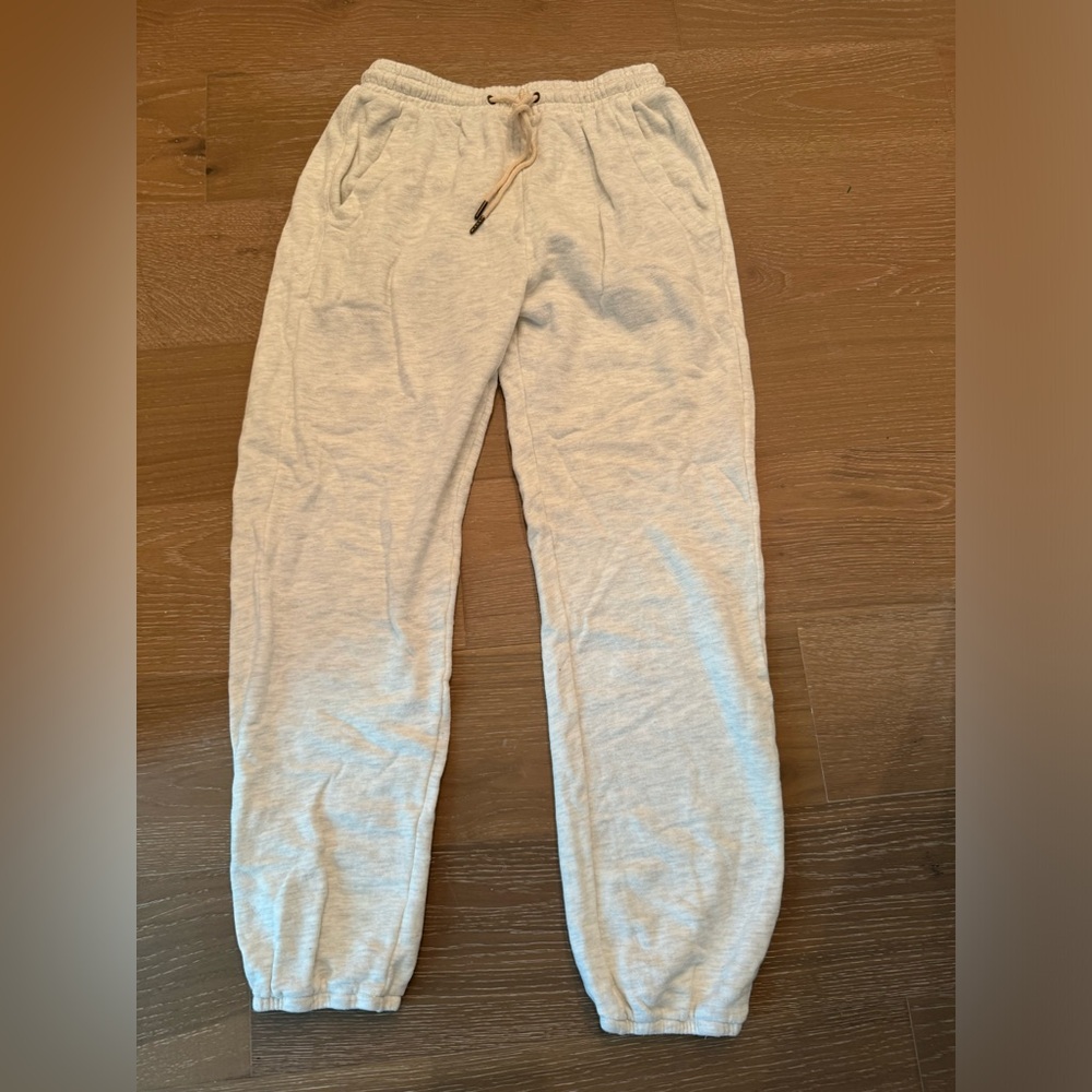 Citizens Of Humanity Medium Cream Joggers. ⚡️🖤